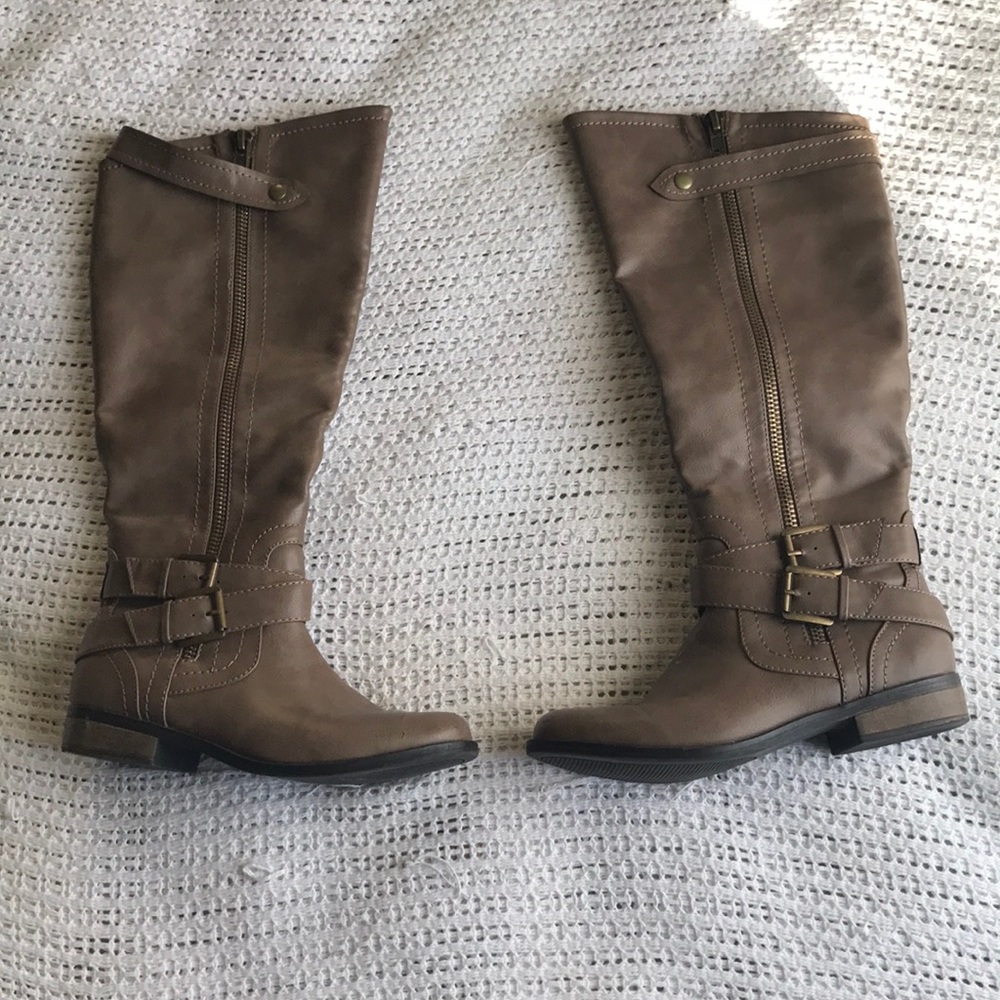 Rampage 7.5 Knee High Tan Strap Boots